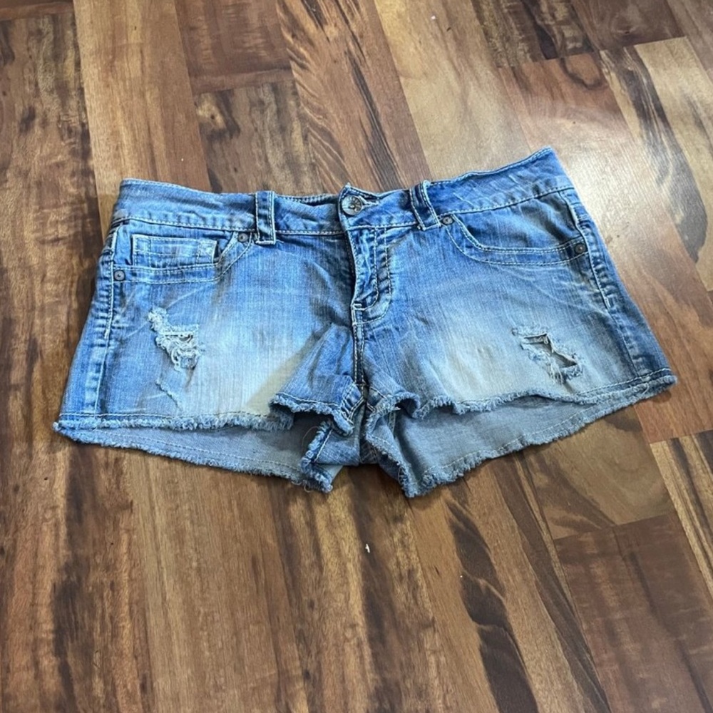 ❌⭕️❌⭕️refuge distressed shorts.